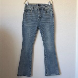 Simple Society Light Wash Flare Jeans Mid Rise Stretch Denim 11/30